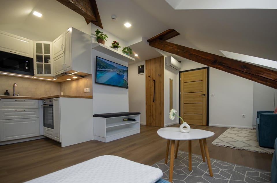 Kitchen or kitchenette, Living room