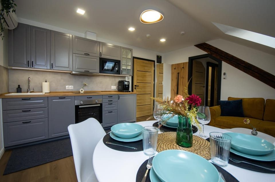 Kitchen or kitchenette, Living room