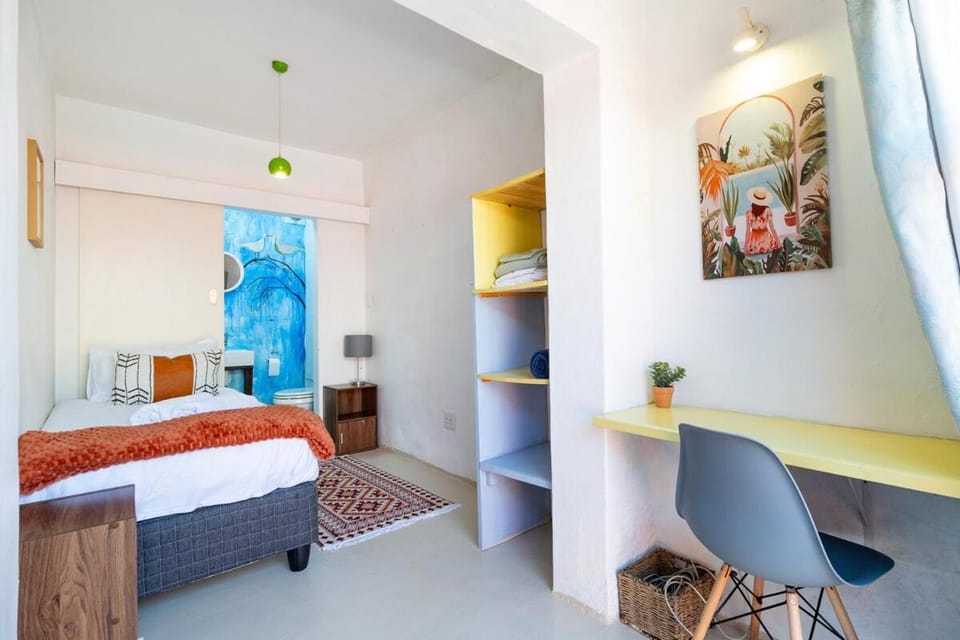 Bed, Living room, Photo of the whole room, Seating area, Bedroom