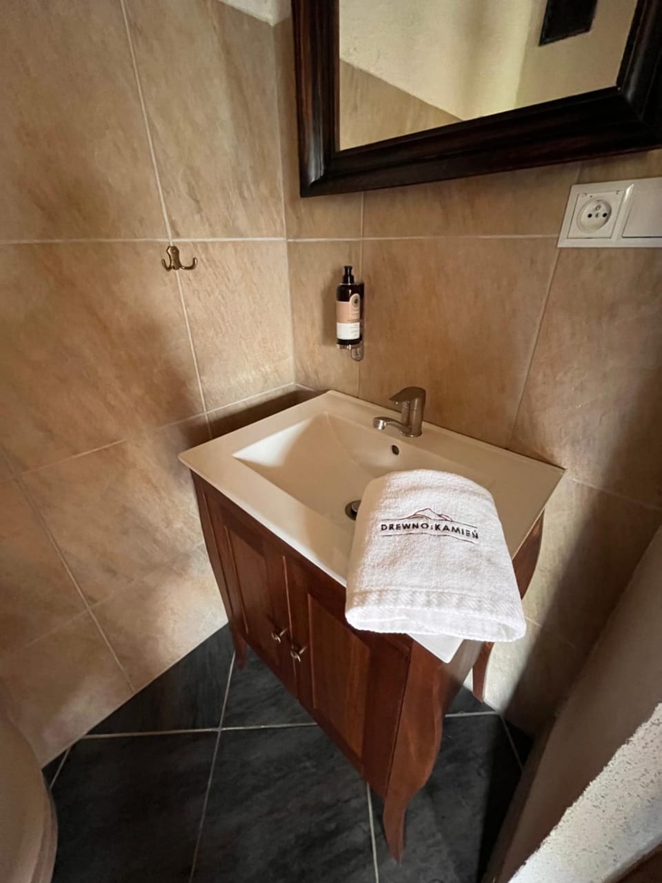 Bathroom, towels