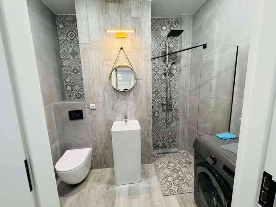 Shower, Toilet, Bathroom