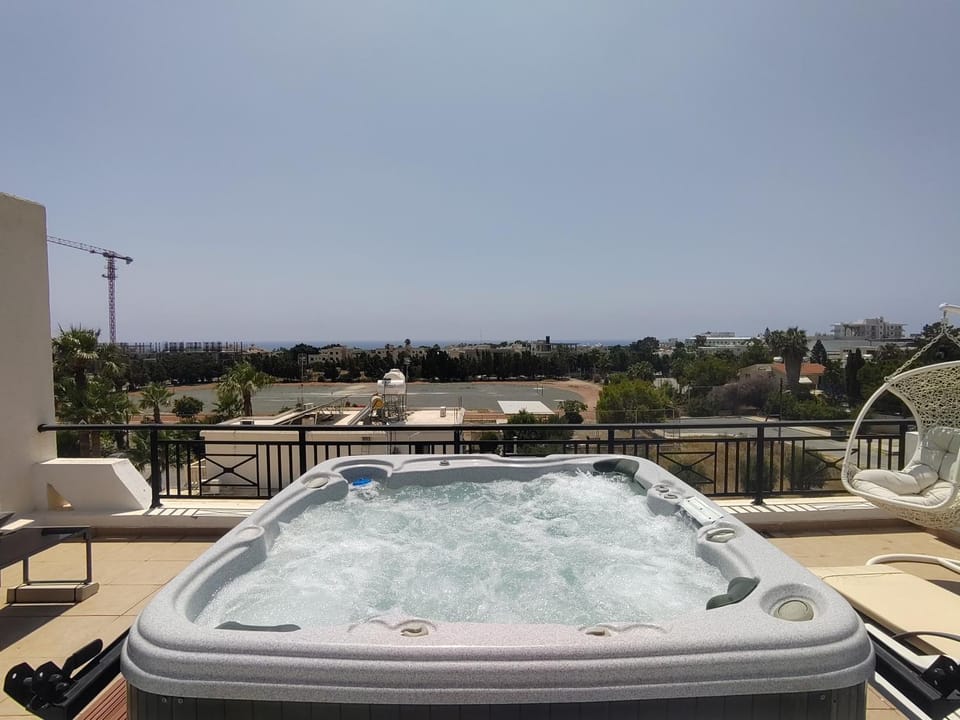 Hot Tub, Balcony/Terrace