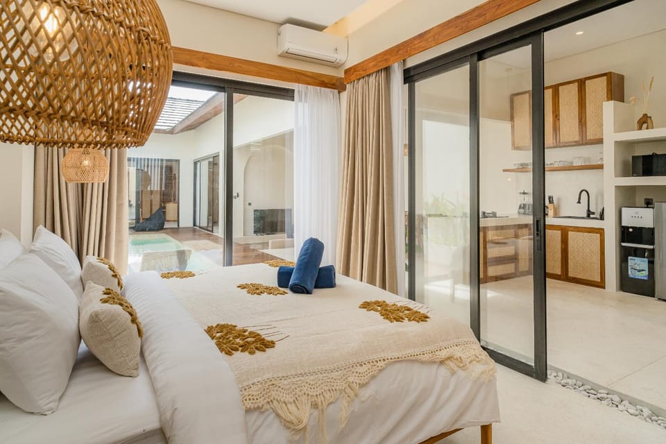 Bed, Kitchen or kitchenette, Photo of the whole room, Bedroom