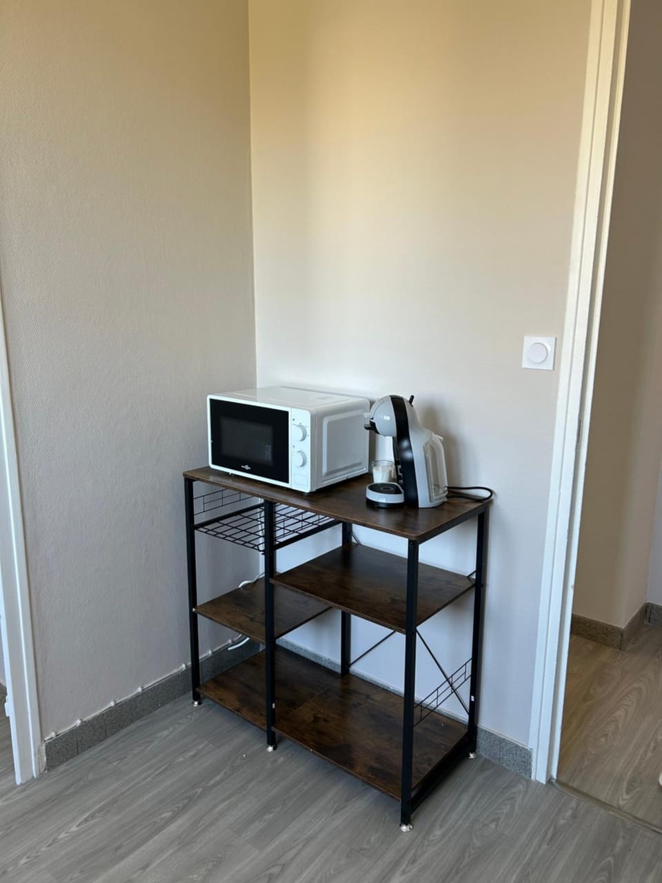 Coffee/tea facilities, Kitchen or kitchenette, microwave