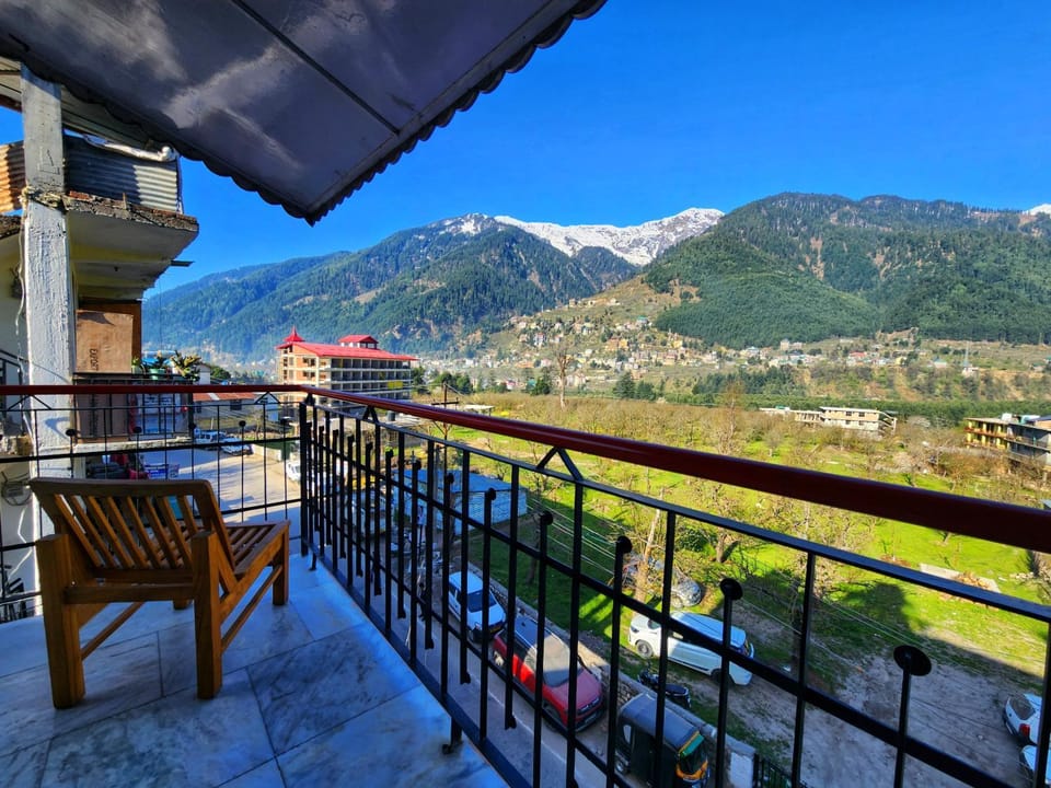 Kundan Hotel and Restaurant Hotel in Manali