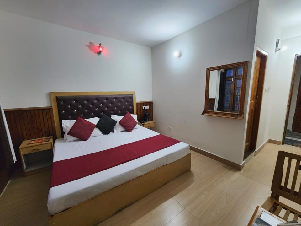 Kundan Hotel and Restaurant Hotel in Manali