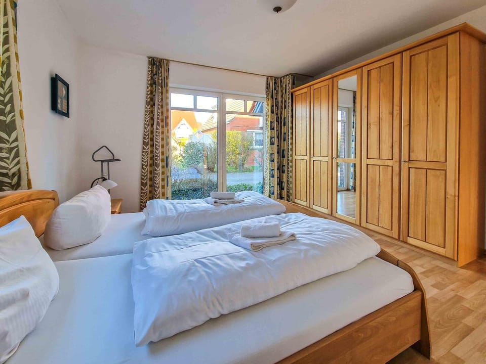 Bed, Bedroom, wardrobe