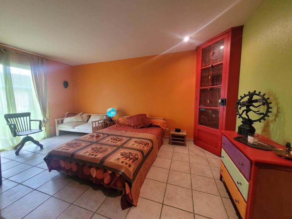 Sepmes - Le Saut du Loup Bed and Breakfast in Centre-Val de Loire