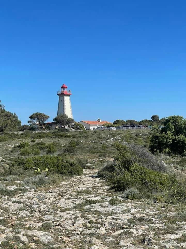 Nearby landmark