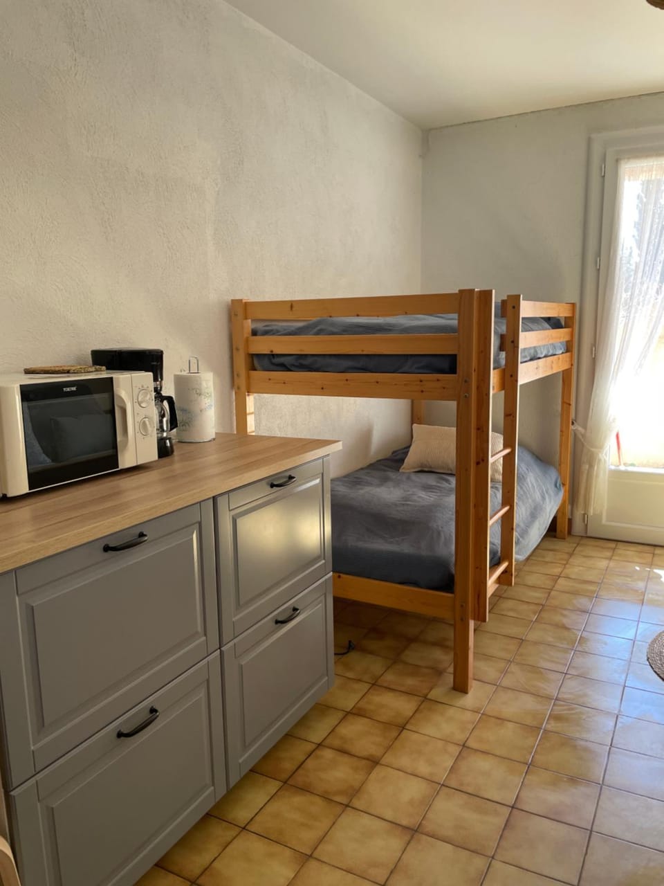 Coffee/tea facilities, bunk bed
