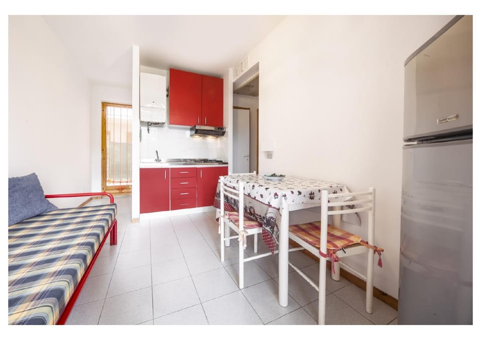 Kitchen or kitchenette, Living room, Dining area, stove