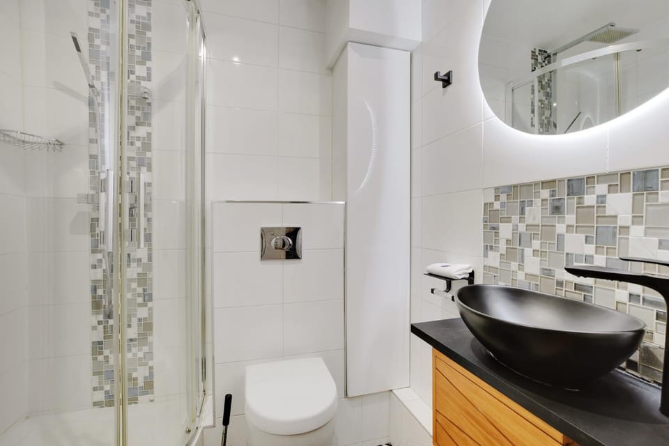 Magnifique appartement 140 m2 avec terrasse - bail mobilité Apartment in Paris