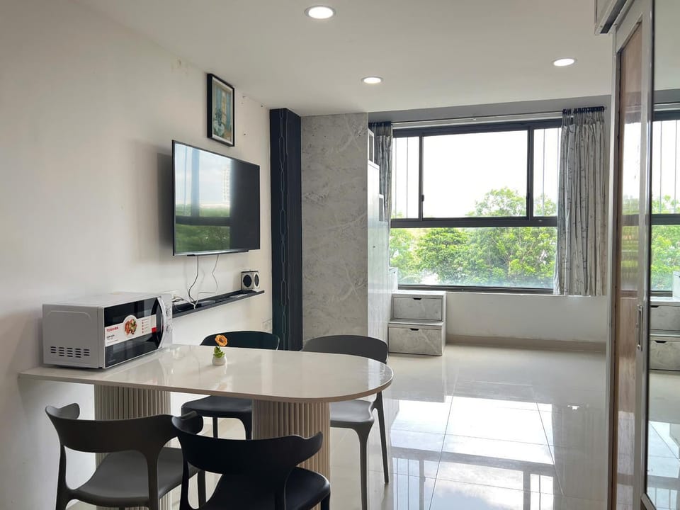 TV and multimedia, Living room, Dining area