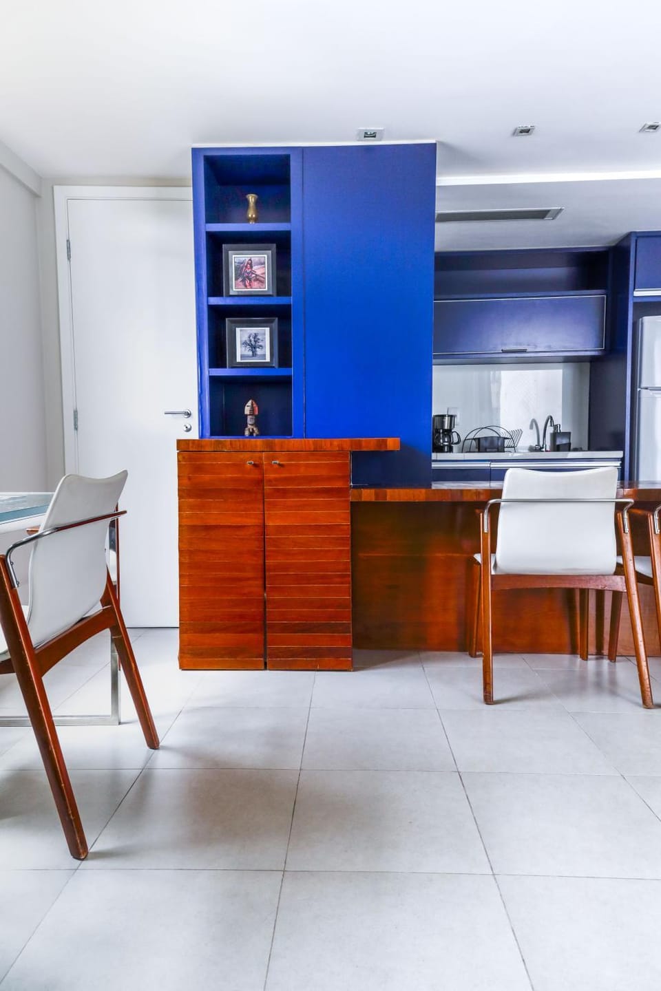 Kitchen or kitchenette, Living room, Seating area