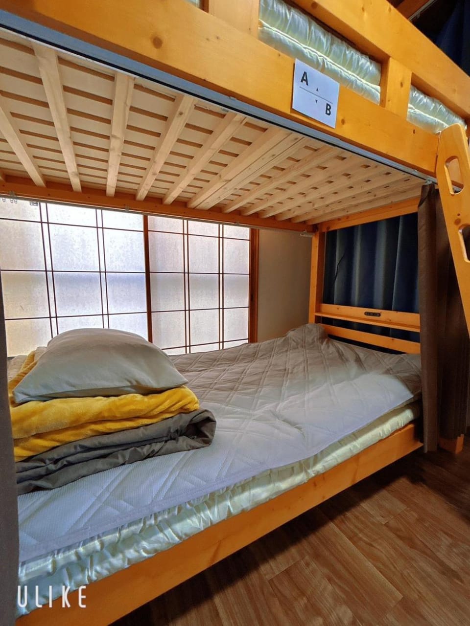 Bed, bunk bed