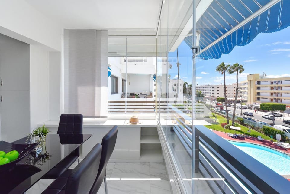 Day, View (from property/room), Balcony/Terrace, Pool view, Swimming pool, sunbed