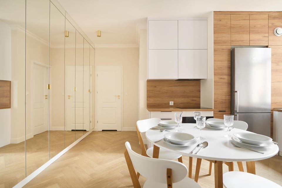 Kitchen or kitchenette, Living room, Seating area, Dining area, oven, wardrobe