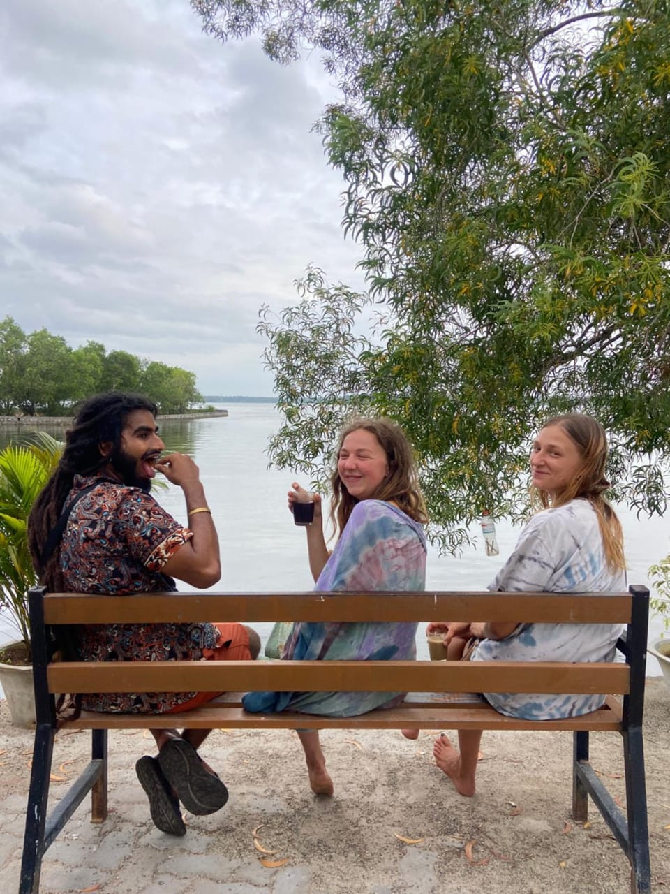 Day, People, Natural landscape, Guests, Lake view, River view, group of guests
