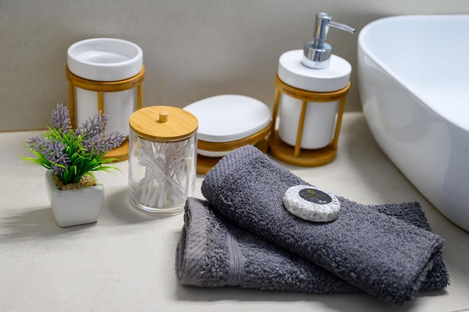 Bathroom, towels