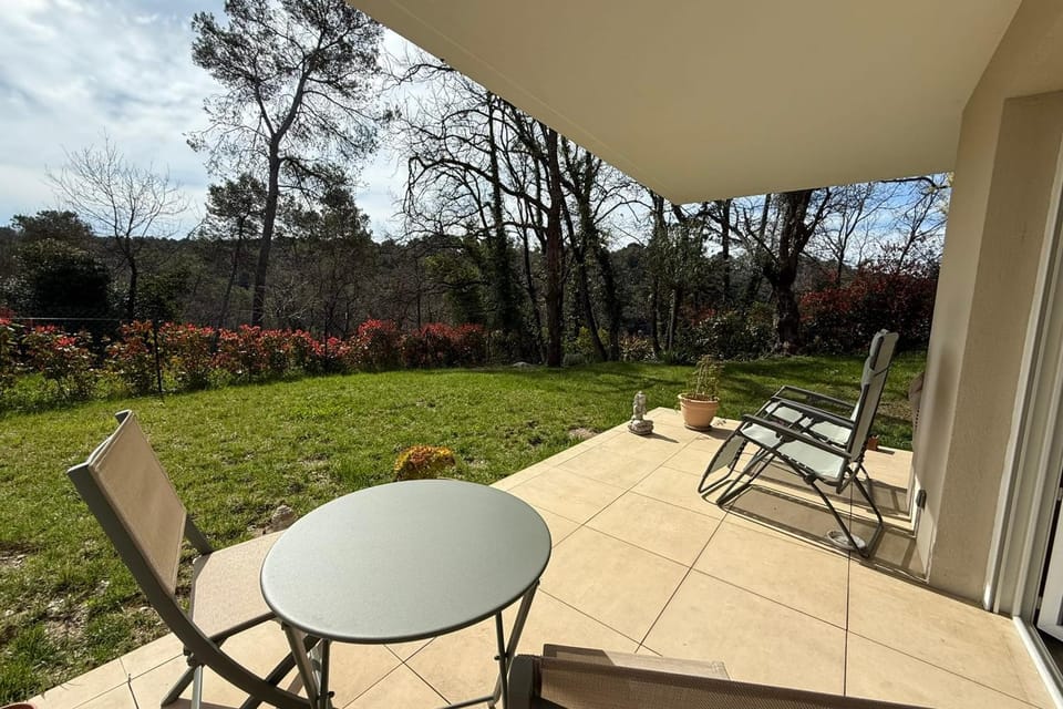 Cosy flat - Garden - Swimming pool Apartment in Valbonne