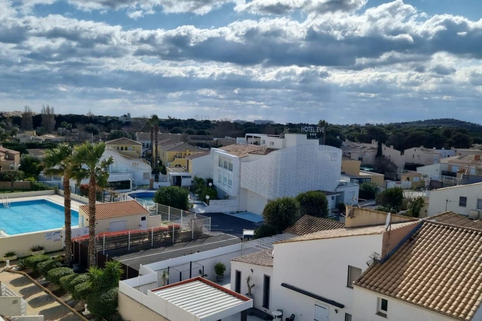 Pool view, Swimming pool