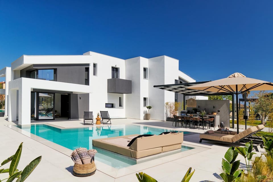 Property building, Pool view, Swimming pool, sunbed