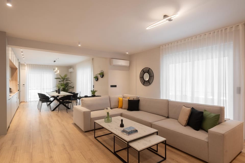 Living room, Seating area, Dining area, air conditioner