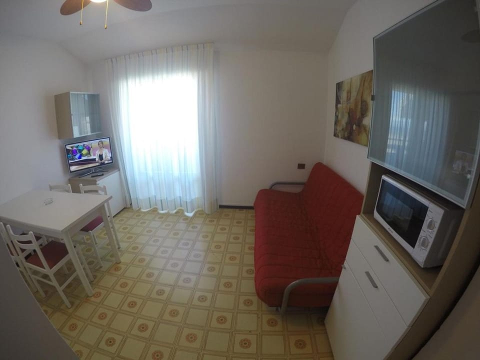 Communal lounge/ TV room, TV and multimedia, Living room