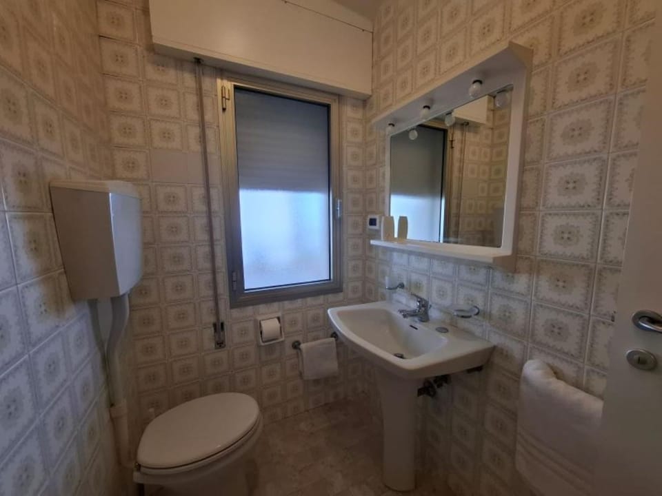 Toilet, Bathroom