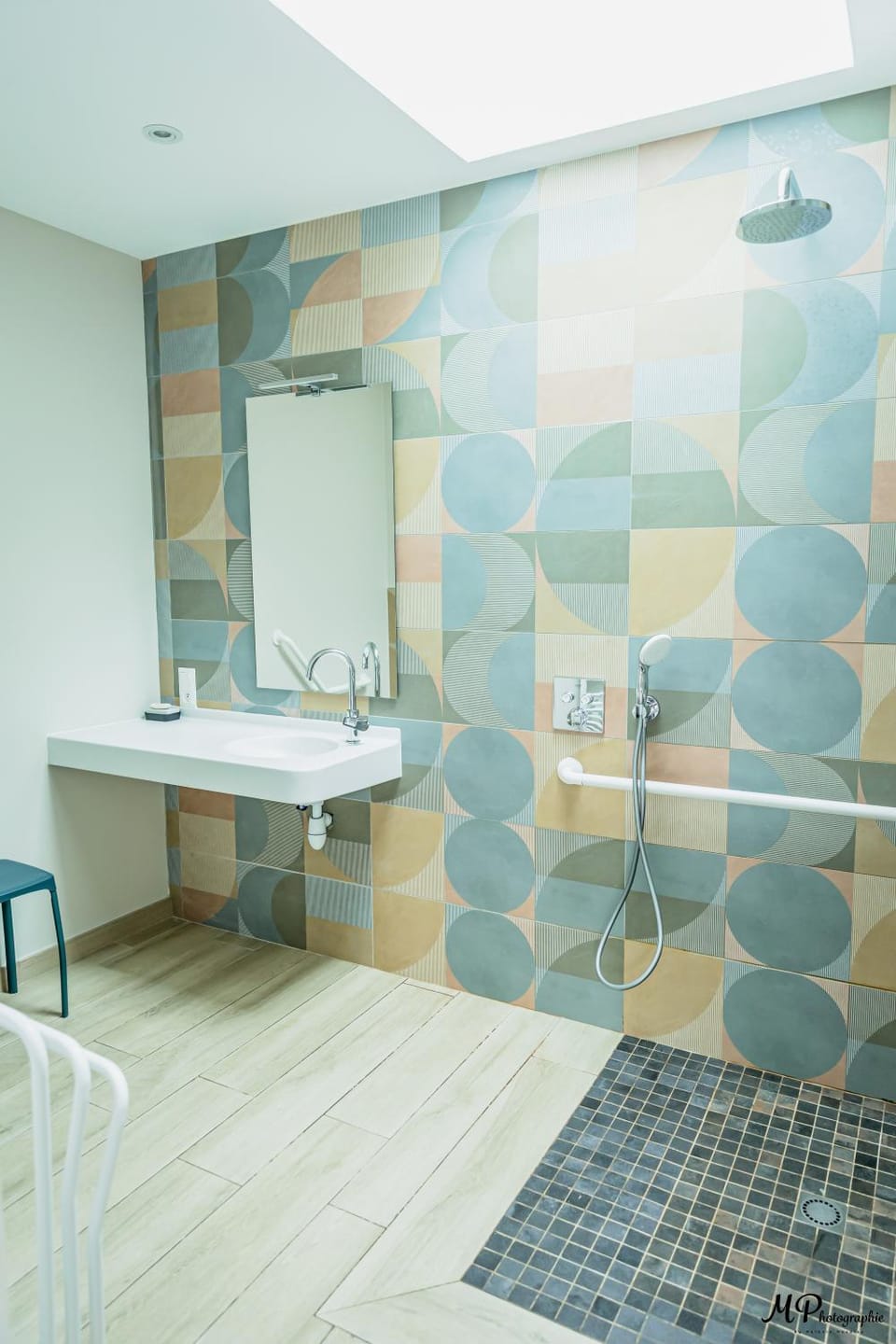 Bathroom, Living room