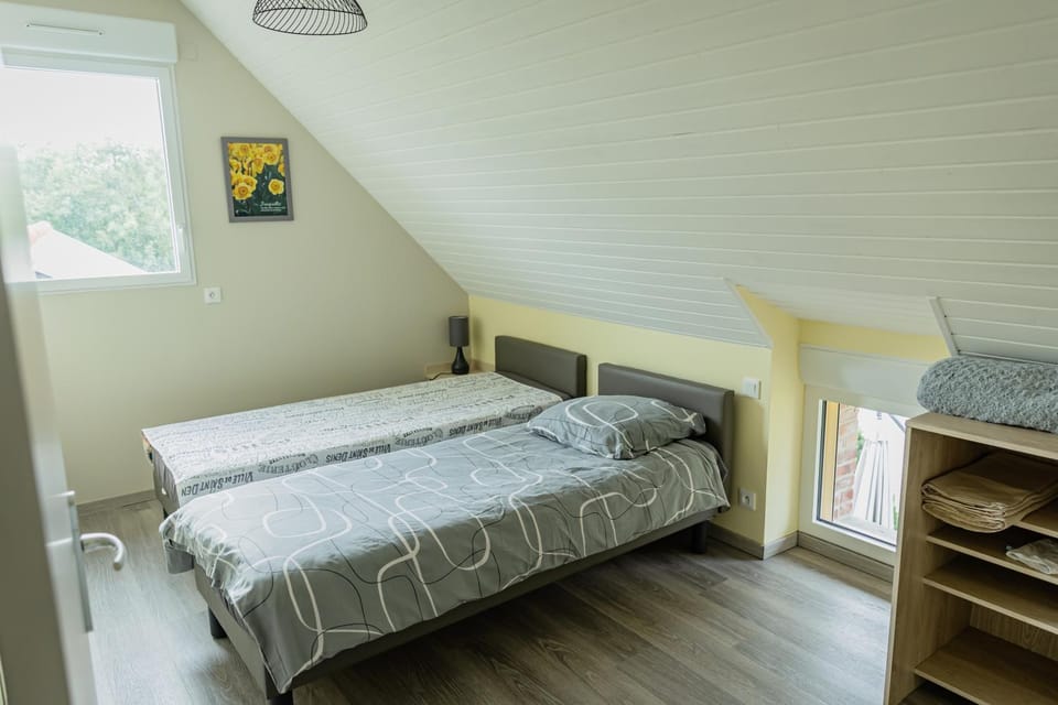 Property building, Living room, Bedroom