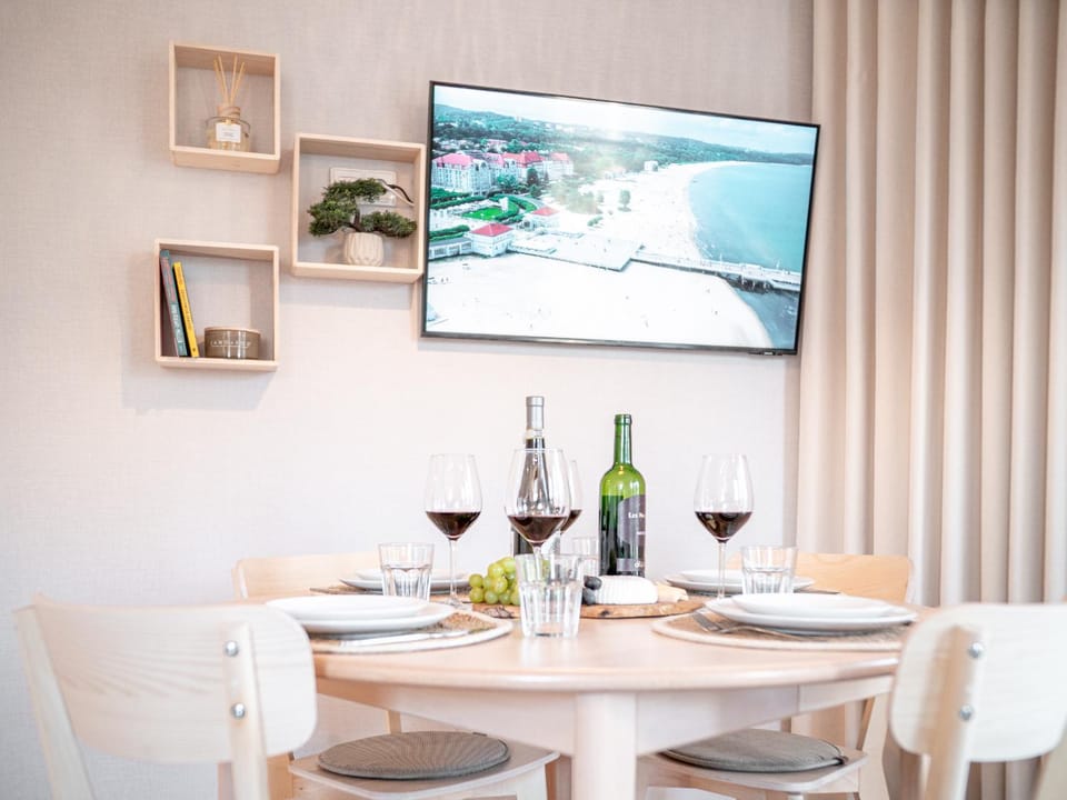 TV and multimedia, Dining area