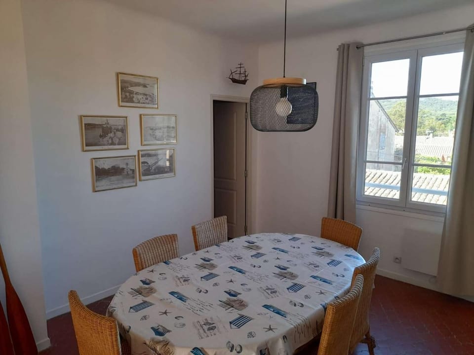 Jolie appartement lumineux de 8 couchages Apartment in Hyères