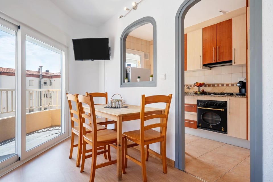 Property building, Kitchen or kitchenette, Living room