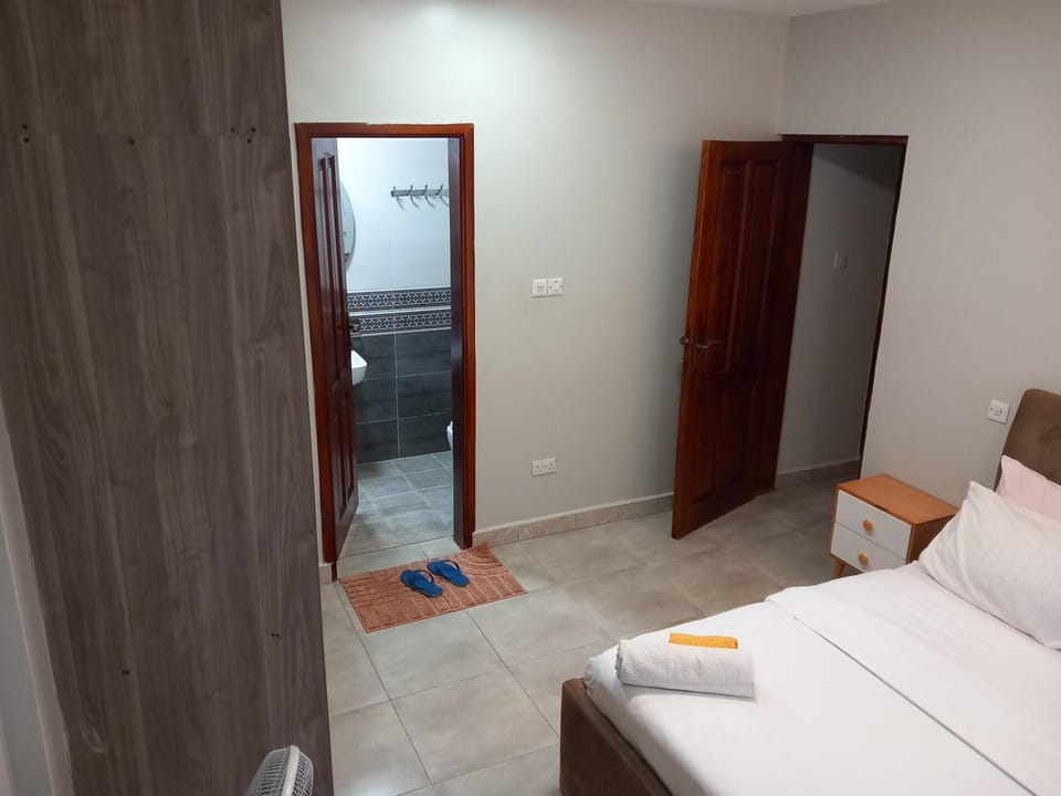Toilet, Photo of the whole room, Bedroom, towels, wardrobe