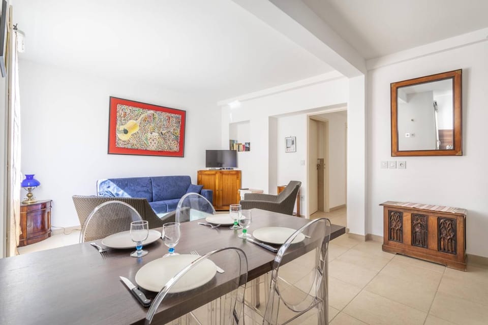 Superbe T2 refait à neuf proche du centre du village et de la Mer Apartment in Hyères