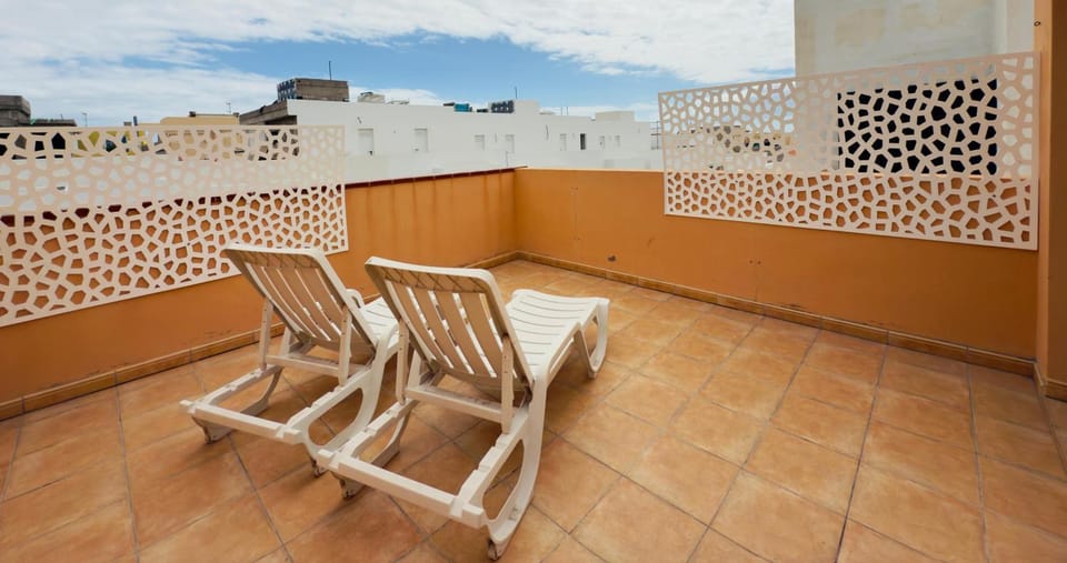 Balcony/Terrace, sunbed