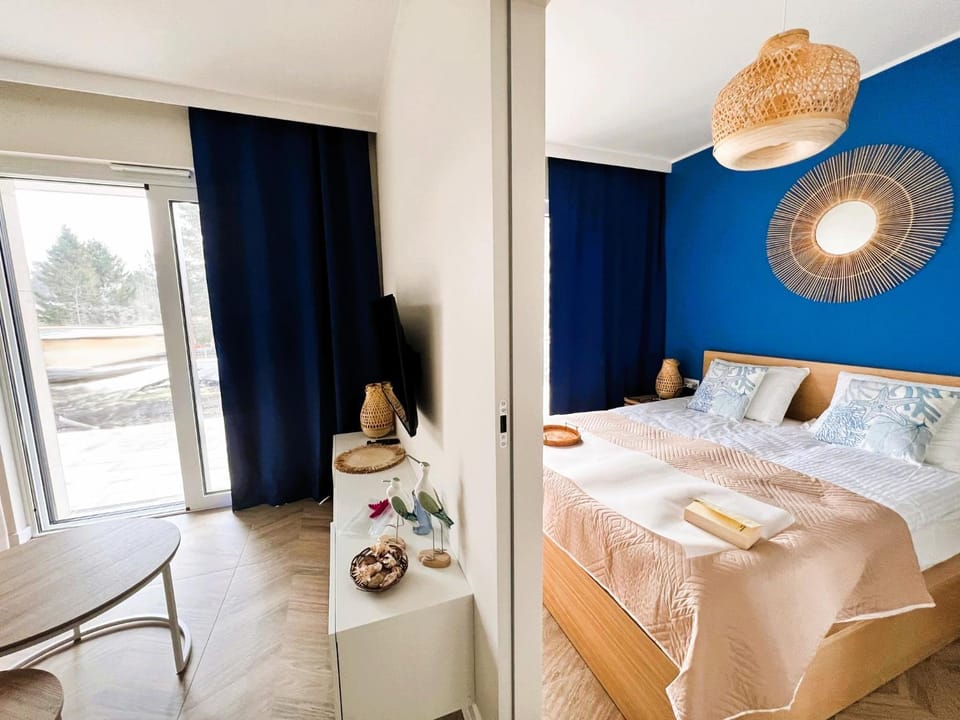 Bed, Living room, Photo of the whole room, Bedroom