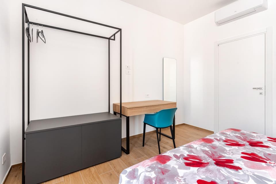 Bed, Photo of the whole room, Bedroom, wardrobe