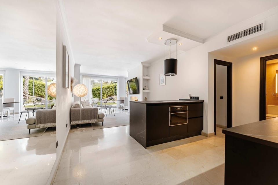 Casa Linda Terrace Pool Modern Apartment in Marbella