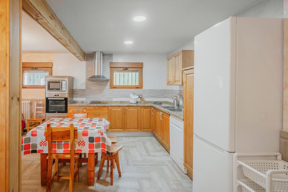 Property building, Kitchen or kitchenette, Living room