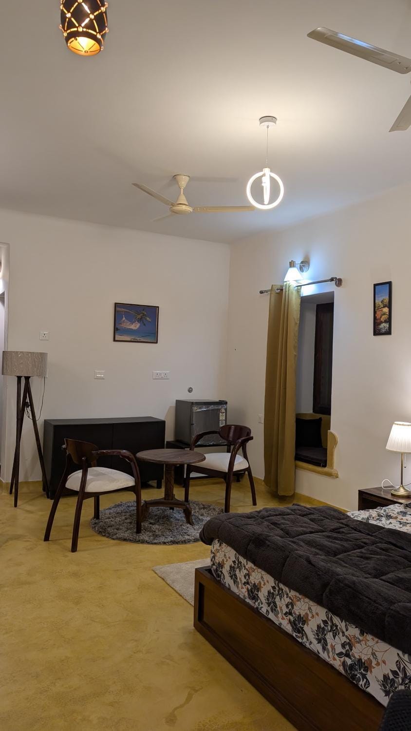 Photo of the whole room, Bedroom