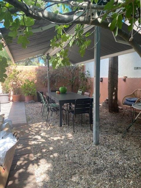 Incroyable T3 vue mer avec magnifique terrasse Apartment in Hyères