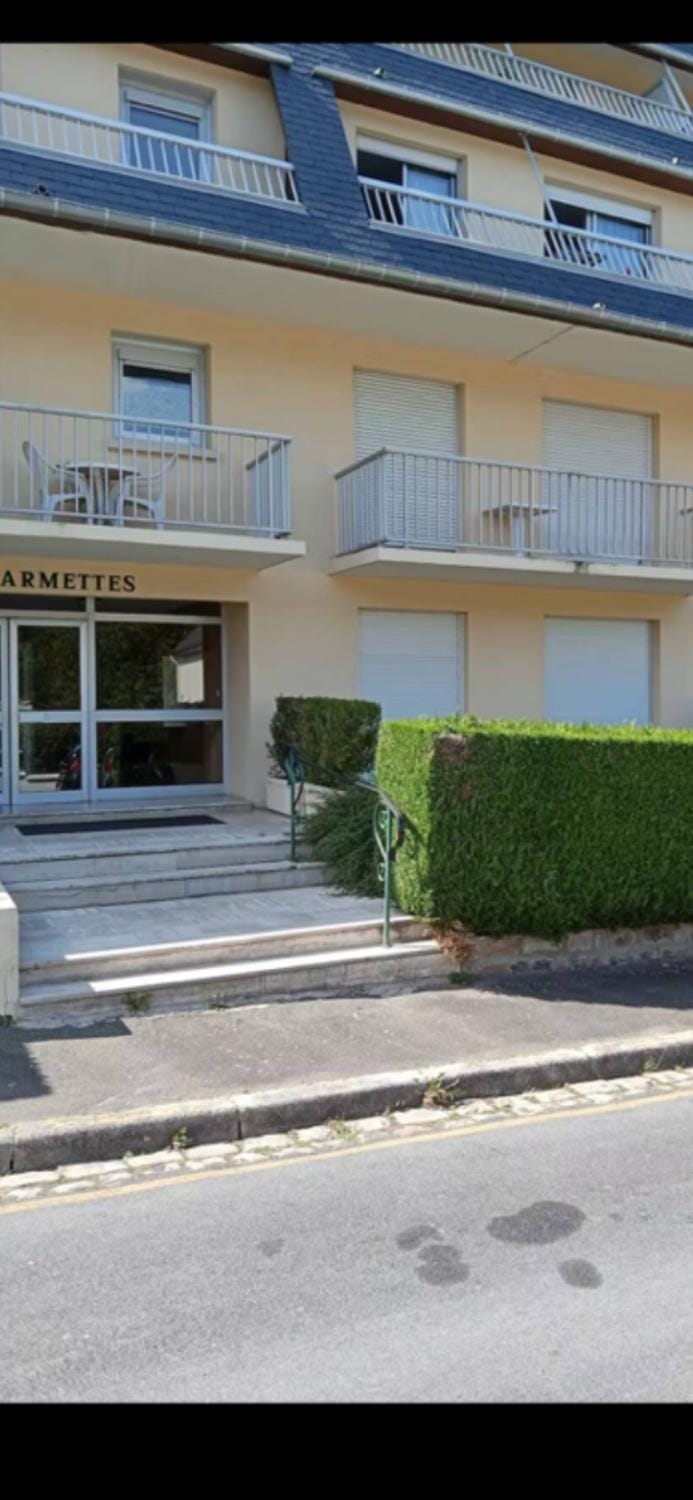 Studio au calme avec stationnement Apartment in Bagnoles de l'Orne Normandie