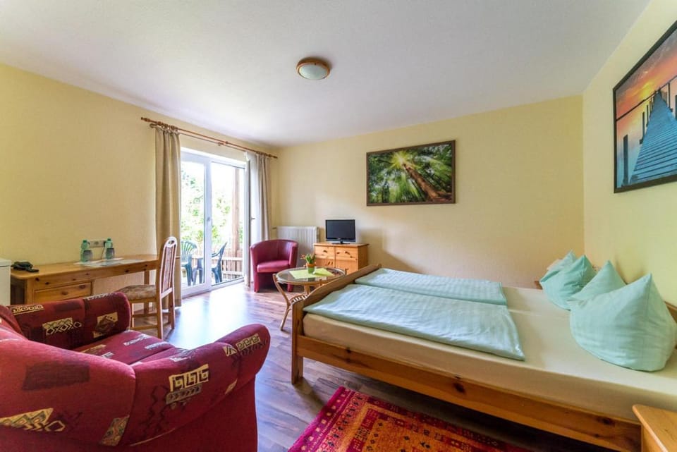 Hotel-Pension Lindenhof Bed and Breakfast in Boltenhagen