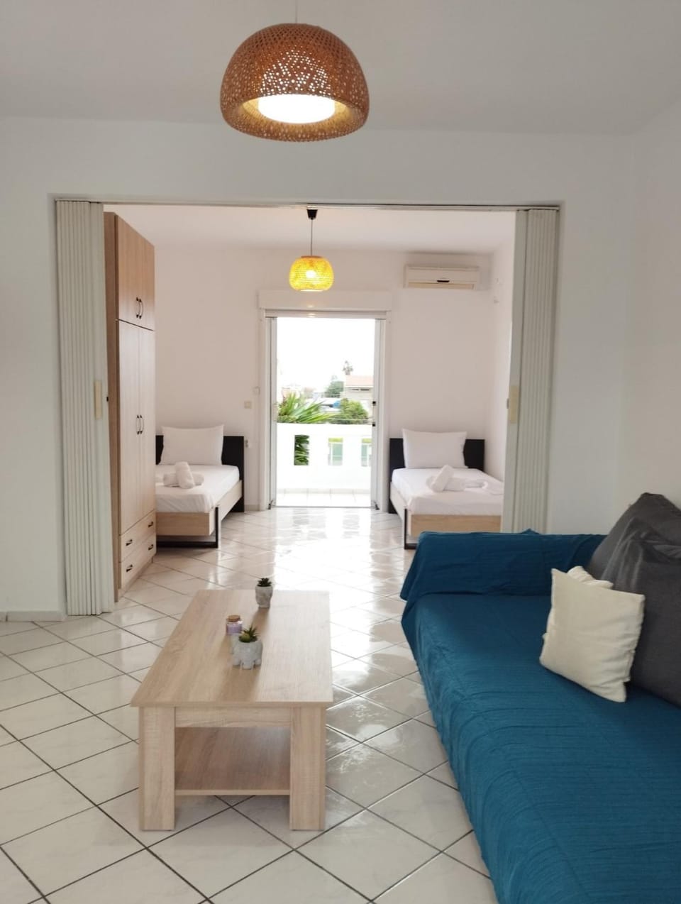 Photo of the whole room, Seating area, Dining area