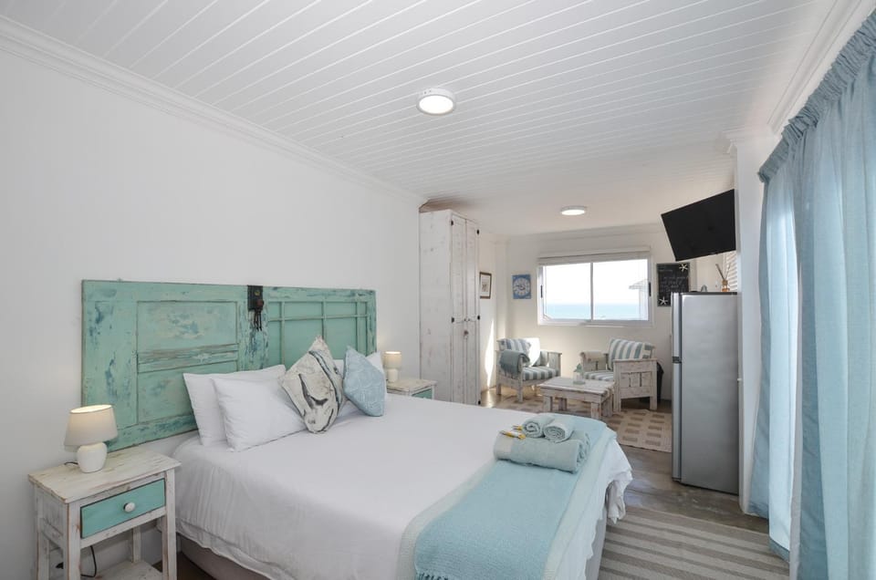 Bed, TV and multimedia