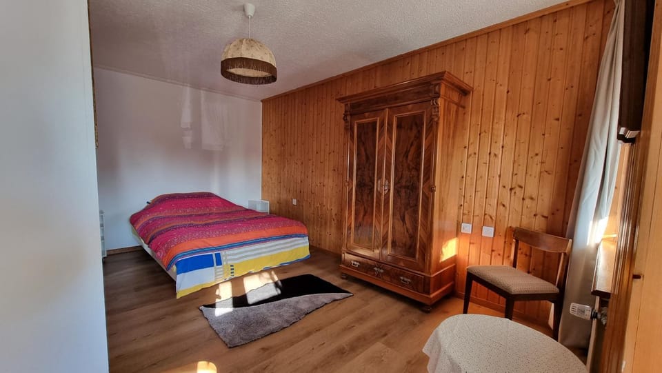 Bed, Photo of the whole room, Bedroom, wardrobe