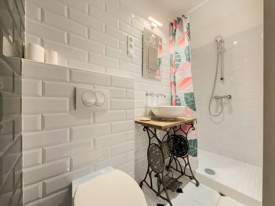 Shower, Bathroom