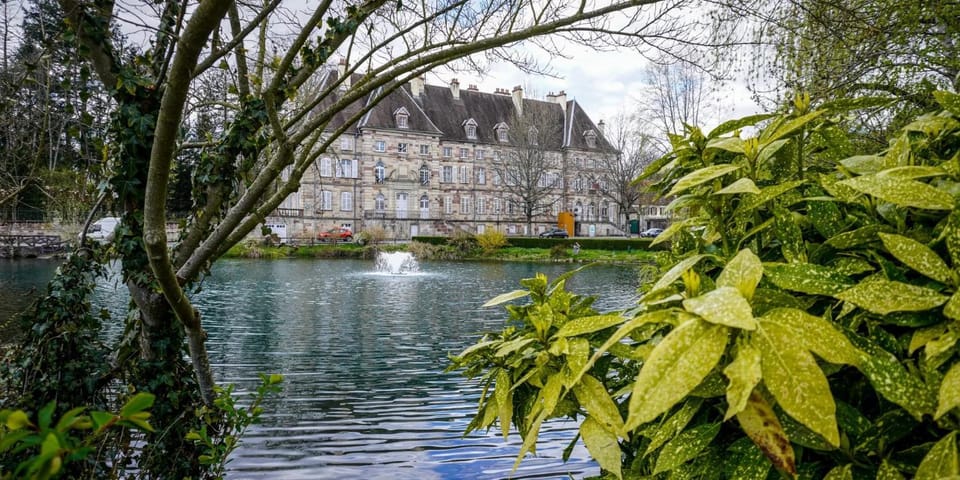 Nearby landmark, Lake view